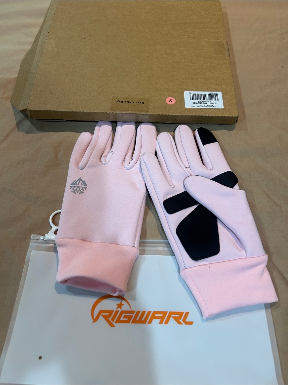 Amazon Women's Light Pink Touchscreen & Grip Gloves